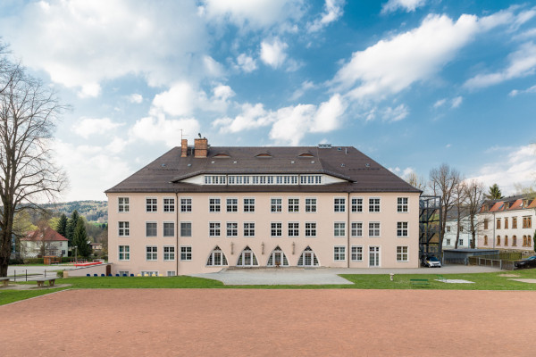 Oberschule Haus 1.jpg