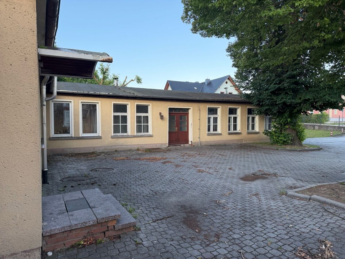 Titelbild Vergabe von Abbruchleistungen – Nebengebäude Oberschule Haus 2