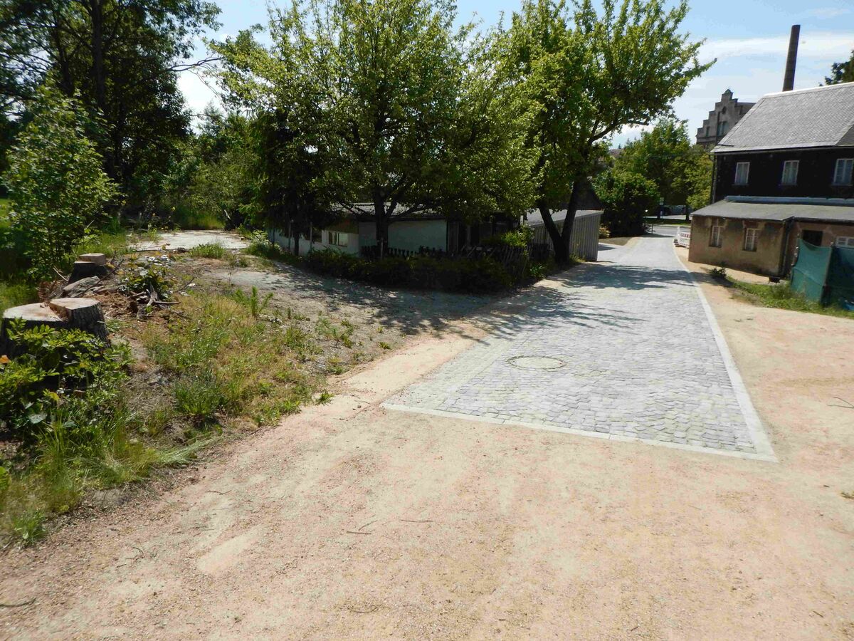 Titelbild Durchführung Baumaßnahme Beiersdorfer Straße in Schönbach 1.+2. BA