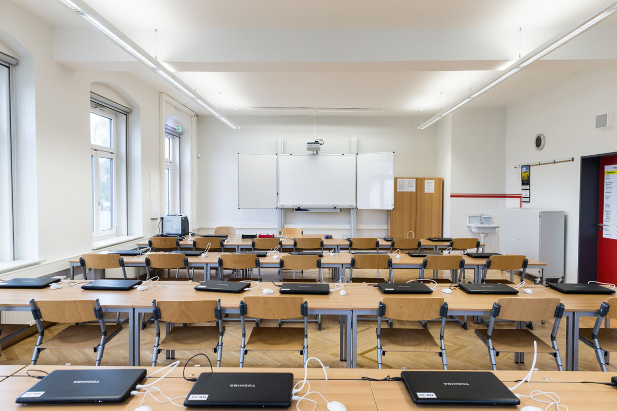 Titelbild Digitalisierung Grund- und Oberschule